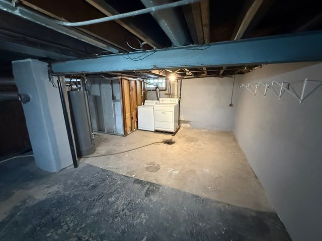 2107 E Locust Street, Davenport, IA 52803