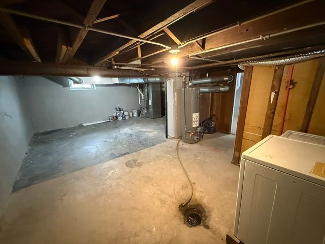 2107 E Locust Street, Davenport, IA 52803