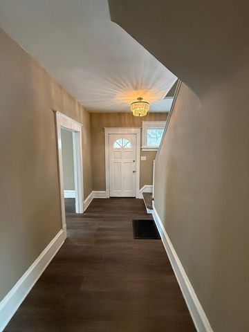 2107 E Locust Street, Davenport, IA 52803