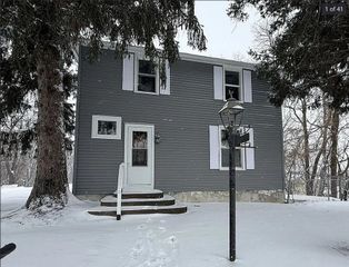 2107 E Locust Street, Davenport, IA 52803