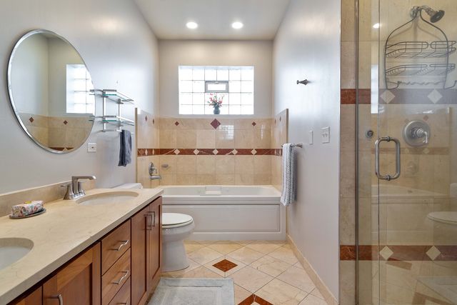 2625 W Belmont Avenue 4, Chicago, IL 60618