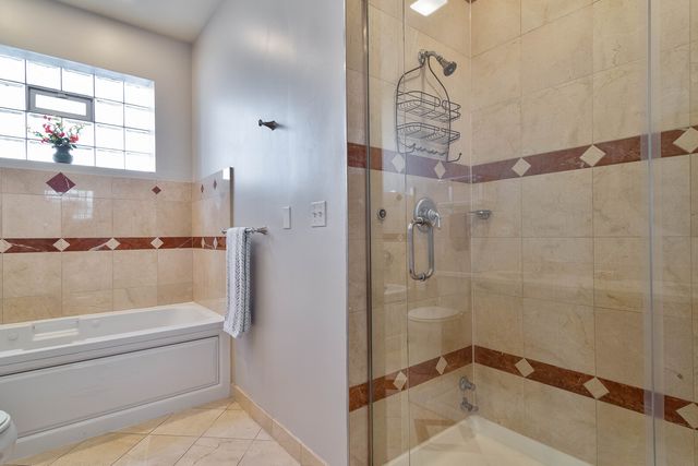 2625 W Belmont Avenue 4, Chicago, IL 60618