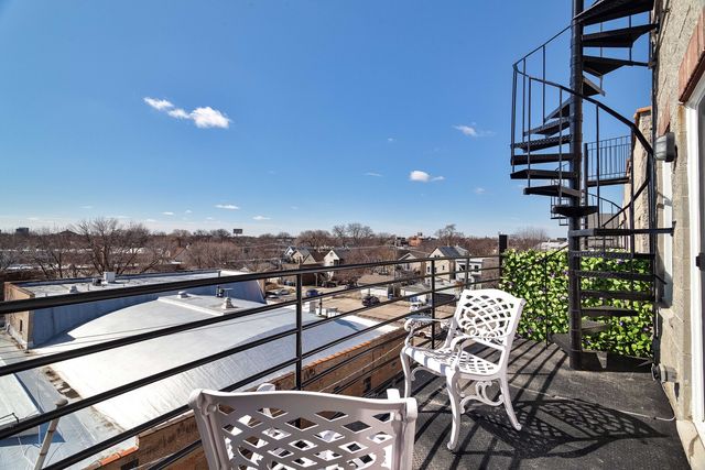 2625 W Belmont Avenue 4, Chicago, IL 60618