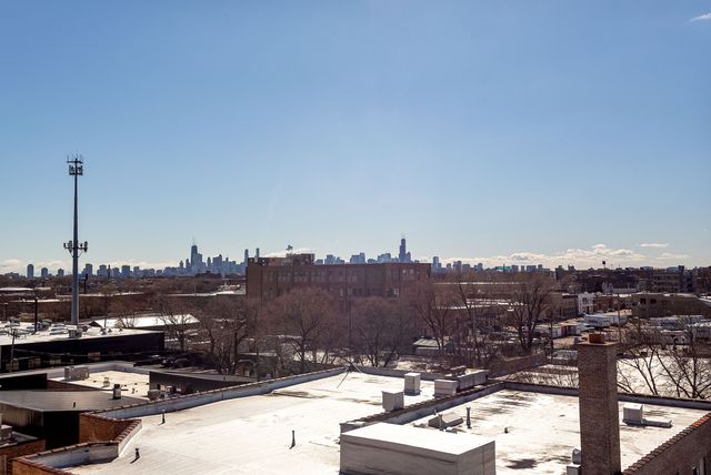 2625 W Belmont Avenue 4, Chicago, IL 60618