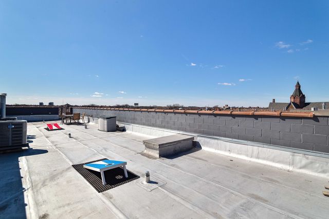 2625 W Belmont Avenue 4, Chicago, IL 60618