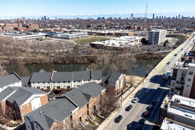 2625 W Belmont Avenue 4, Chicago, IL 60618