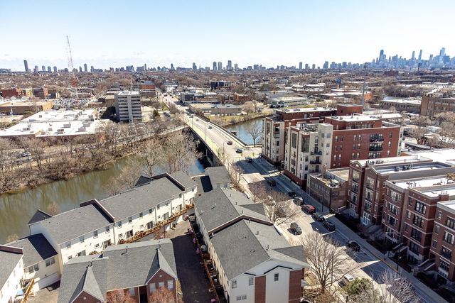 2625 W Belmont Avenue 4, Chicago, IL 60618