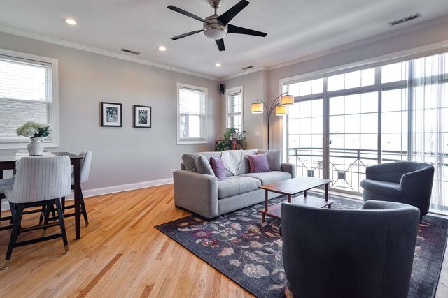 2625 W Belmont Avenue 4, Chicago, IL 60618