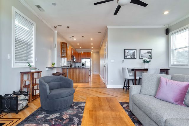 2625 W Belmont Avenue 4, Chicago, IL 60618