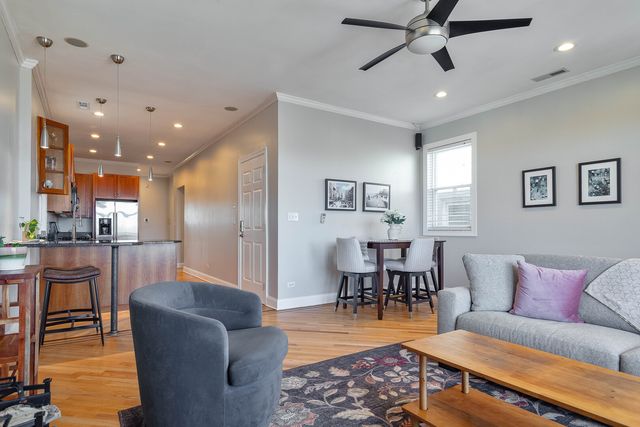 2625 W Belmont Avenue 4, Chicago, IL 60618