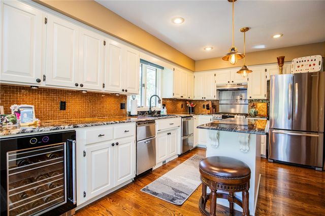 8652 Apple Park Park, Rogers, AR 72756