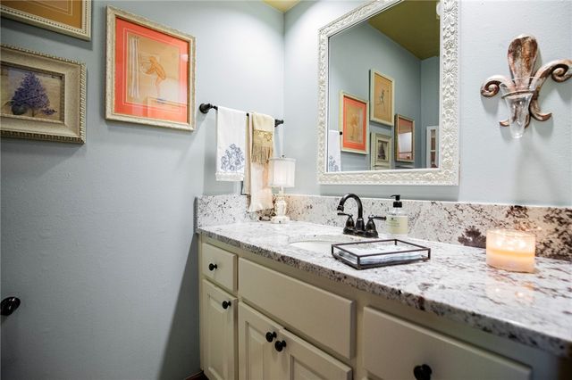 8652 Apple Park Park, Rogers, AR 72756