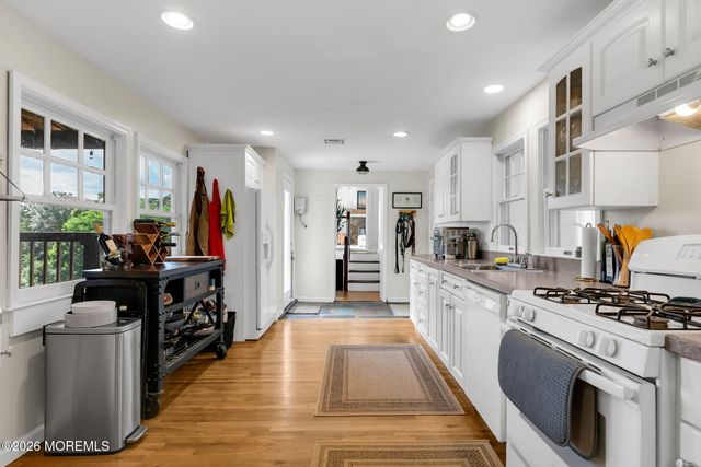 16 Browns Lane, Atlantic Highlands, NJ 07716