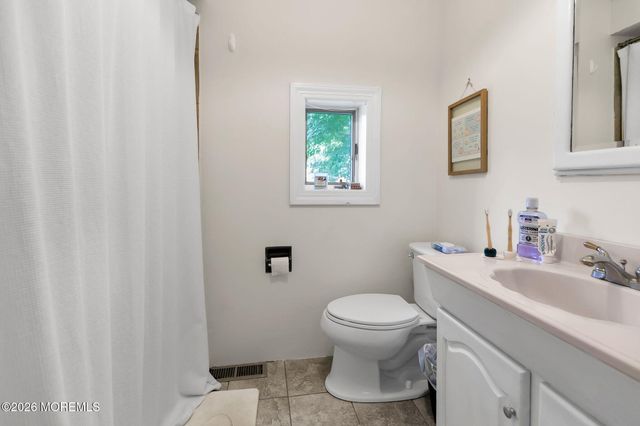 16 Browns Lane, Atlantic Highlands, NJ 07716