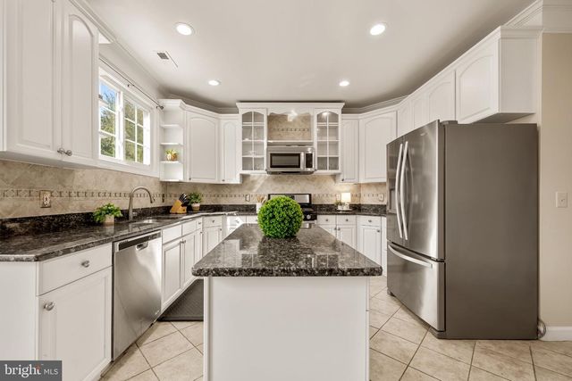 6612 QUANDER RD, Alexandria, VA 22307