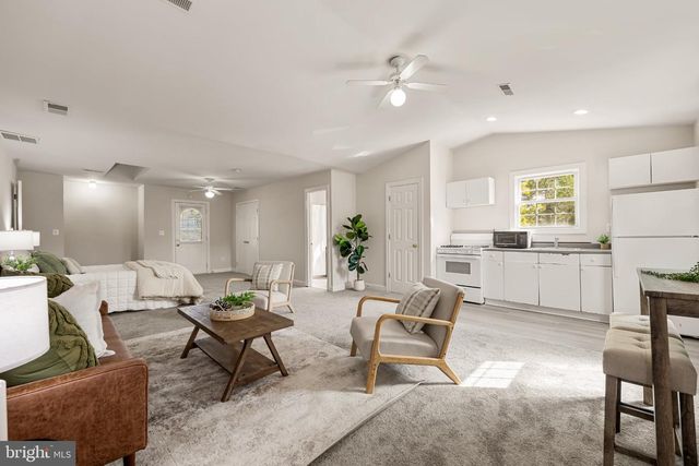 6612 QUANDER RD, Alexandria, VA 22307