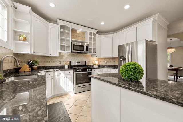 6612 QUANDER RD, Alexandria, VA 22307