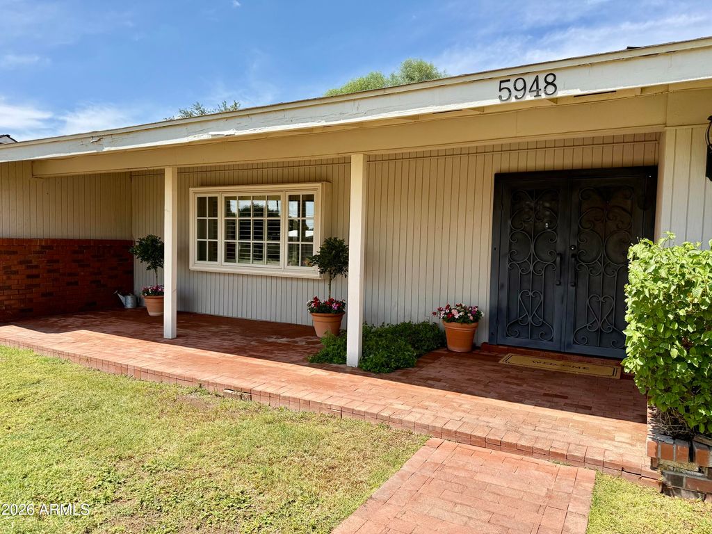 5948 E CALLE DEL PAISANO --, Phoenix, AZ 85018 — photo 2