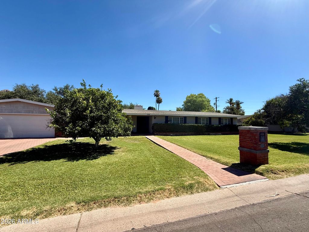 5948 E CALLE DEL PAISANO --, Phoenix, AZ 85018 — photo 3
