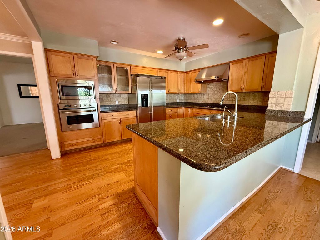 5948 E CALLE DEL PAISANO --, Phoenix, AZ 85018 — photo 4