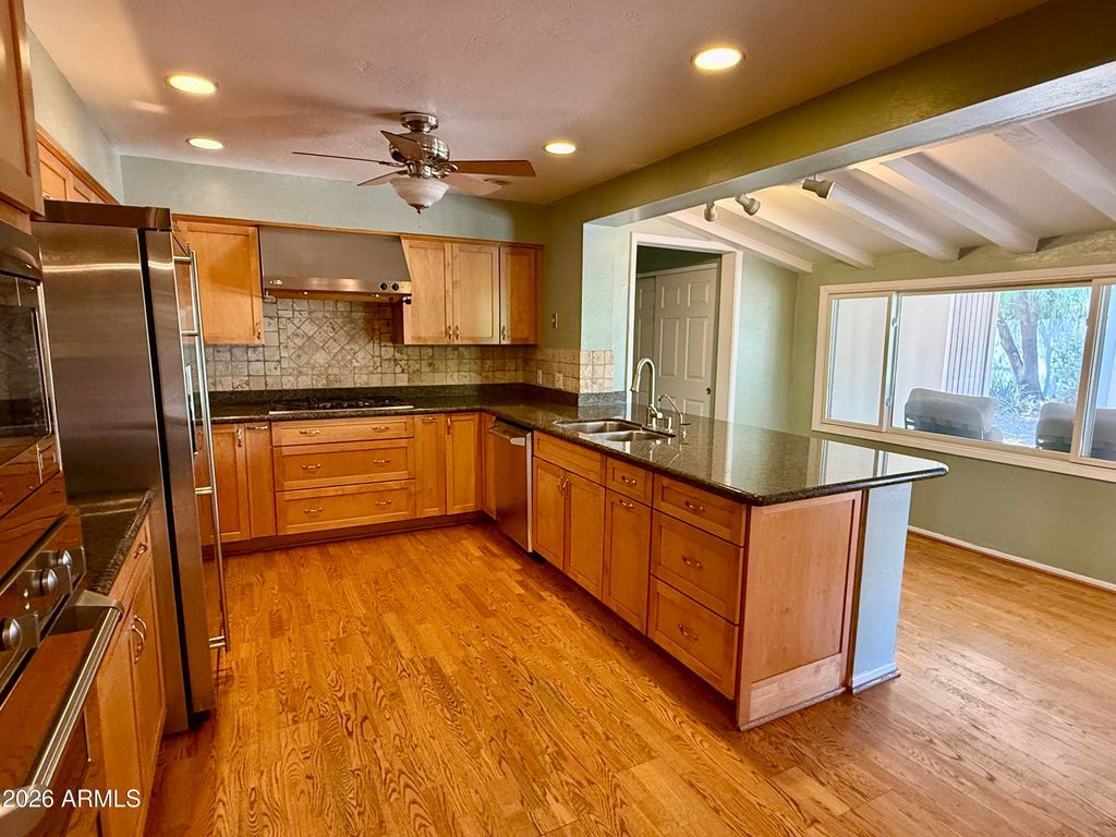 5948 E CALLE DEL PAISANO --, Phoenix, AZ 85018 — photo 5