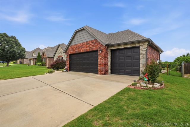 9306 E 91st Street N, Owasso, OK 74055
