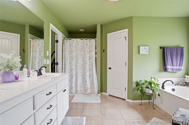 9306 E 91st Street N, Owasso, OK 74055
