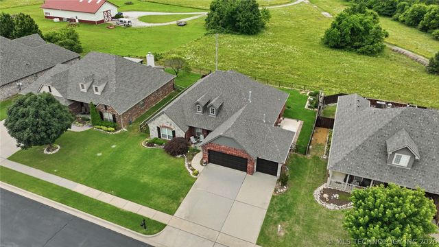 9306 E 91st Street N, Owasso, OK 74055