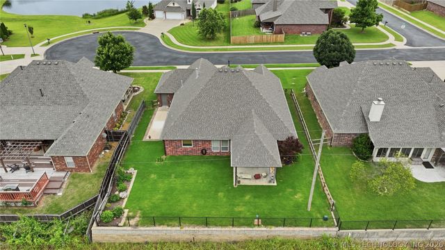 9306 E 91st Street N, Owasso, OK 74055