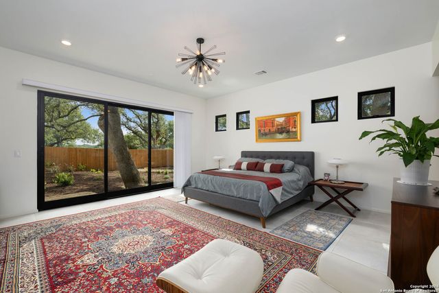 210 Cliffside, Shavano Park, TX 78231