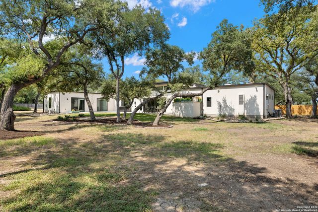 210 Cliffside, Shavano Park, TX 78231