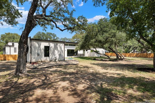 210 Cliffside, Shavano Park, TX 78231