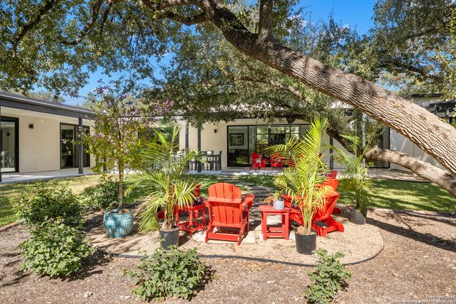 210 Cliffside, Shavano Park, TX 78231