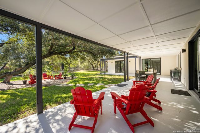 210 Cliffside, Shavano Park, TX 78231