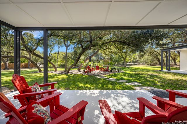 210 Cliffside, Shavano Park, TX 78231