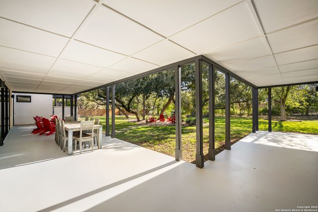 210 Cliffside, Shavano Park, TX 78231