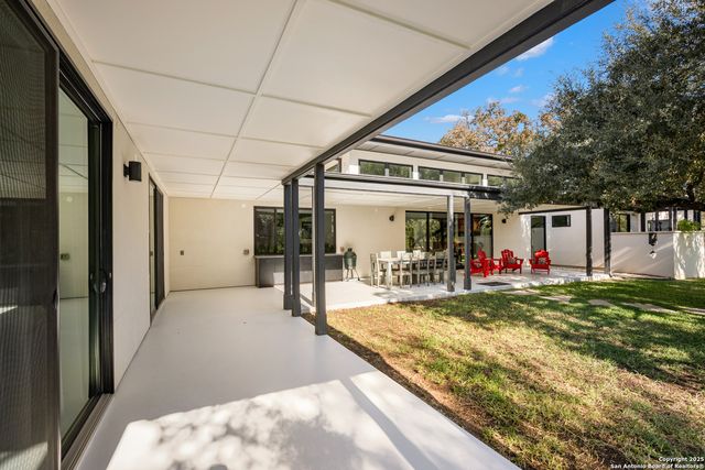 210 Cliffside, Shavano Park, TX 78231