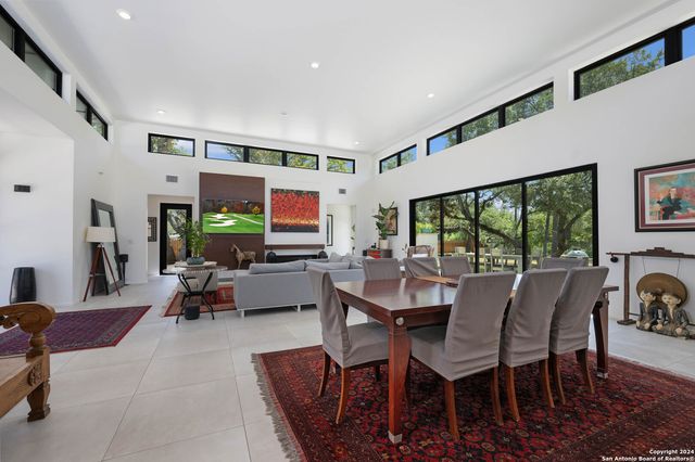 210 Cliffside, Shavano Park, TX 78231