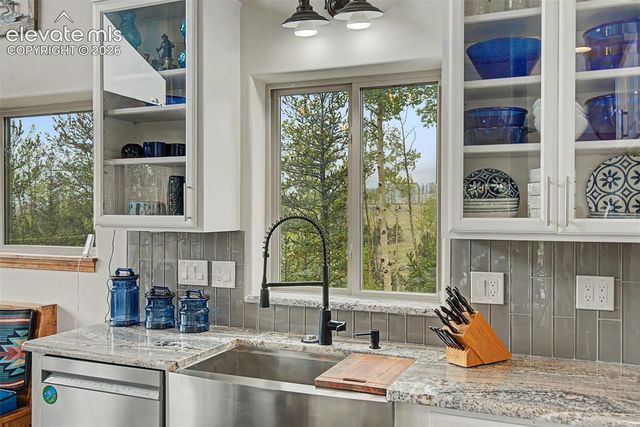 621 School House Hollow, Victor, CO 80860