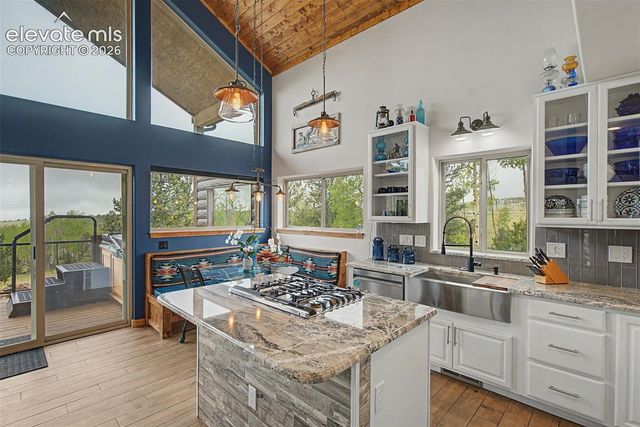 621 School House Hollow, Victor, CO 80860
