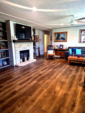 1016 Trouble Rd, Ashland City, TN 37015