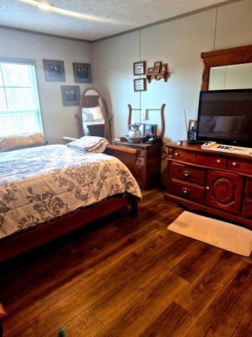 1016 Trouble Rd, Ashland City, TN 37015