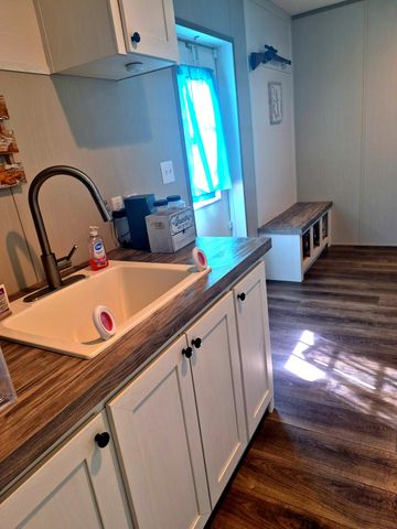 1016 Trouble Rd, Ashland City, TN 37015