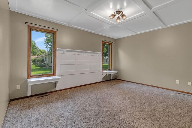 914 Willow Grove Circle, Waite Park, MN 56387