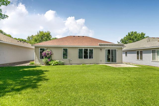 914 Willow Grove Circle, Waite Park, MN 56387