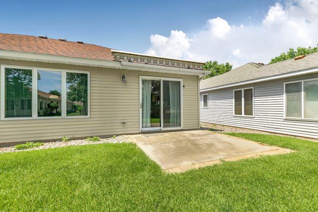 914 Willow Grove Circle, Waite Park, MN 56387