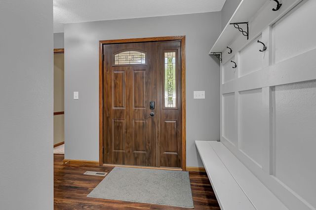 914 Willow Grove Circle, Waite Park, MN 56387
