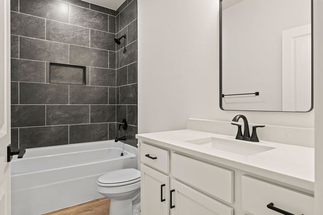 18 Dumfries Lane, Bella Vista, AR 72715