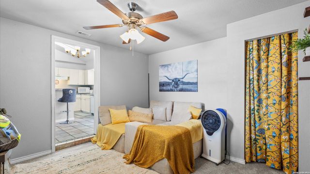 128 RIVERVIEW RD, Mcqueeney, TX 78123