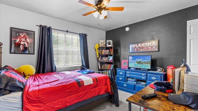128 RIVERVIEW RD, Mcqueeney, TX 78123